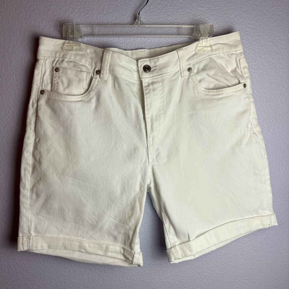 NWOT Celebrity Pink Cuffed White Bermuda Blossom Shorts RE Generation Mid Rise